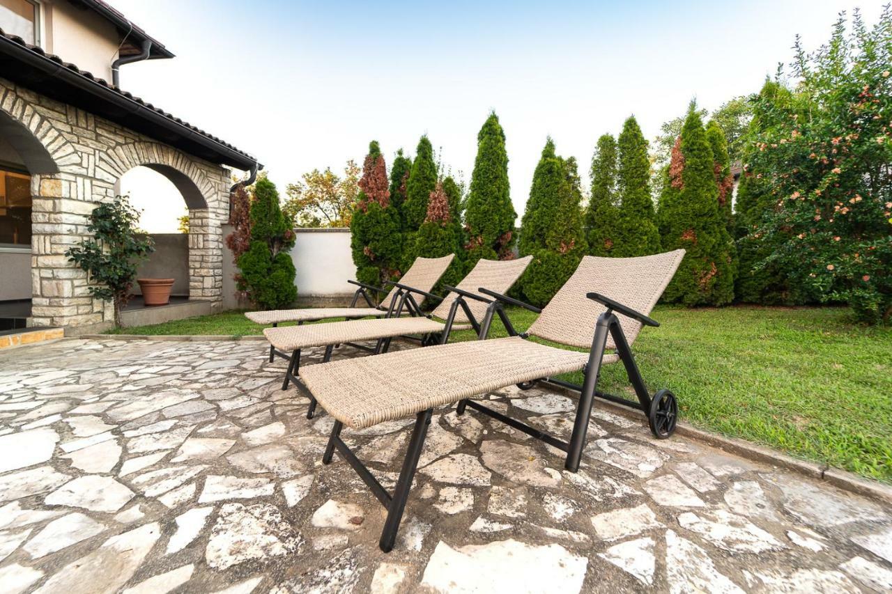 Danubio Residence Aljmas Екстер'єр фото